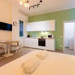 Daire I-host - Sangro