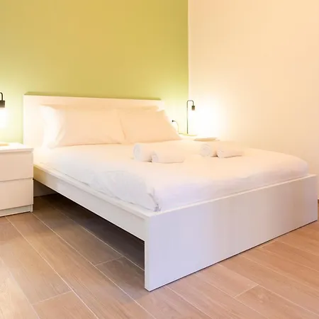 I-host - Sangro * Milano